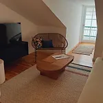 New Sophisticated Penthouse For Up To 10 Guests リスボン