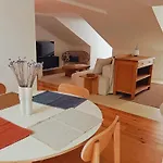 New Sophisticated Penthouse For Up To 10 Guests דירה *